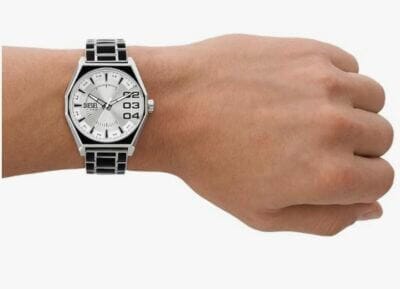 Stilvoll und funktional: Diesel Scraper mit Silikon-, Edelstahl- oder Lederarmband, ideal für den Alltag.