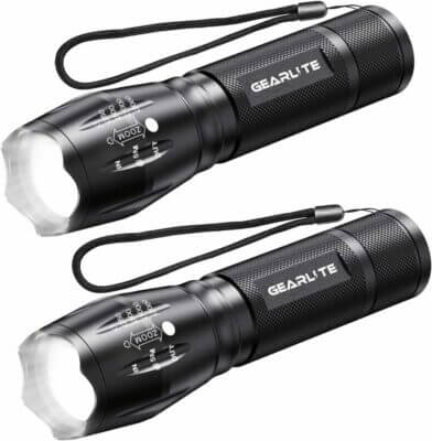 LED Taschenlampe: 2000 Lumen, 5 Modi, wasserdicht und robust – perfekt für Outdoor und Notfälle.