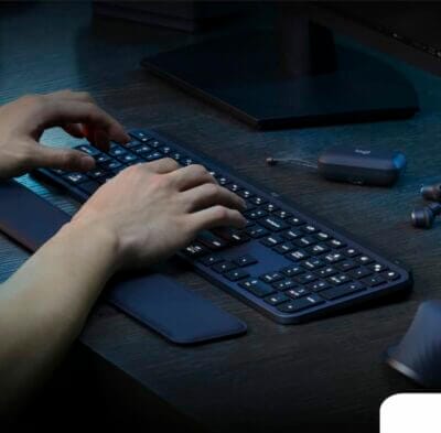 Optimieren Sie Ihre Arbeitsabläufe mit der Logitech MX Keys S Combo - für effizientes Arbeiten.