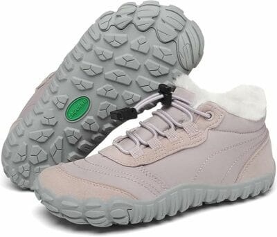 Die SAGUARO Kinder Winter Barfußschuhe mit Warmfütterung bieten Schutz und natürliche Bewegungsfreiheit für kleine Füße.