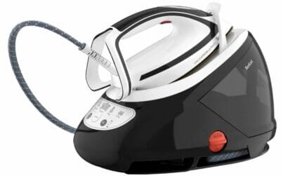 Glätten Sie Falten effizient: Tefal GV9550 Dampfbügelstation mit schneller Aufheizzeit und Vertikaldampf.