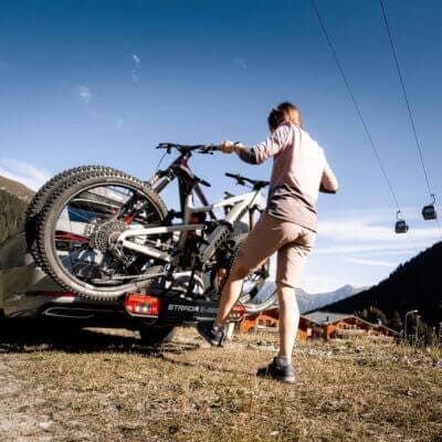 Atera Fahrradträger Strada E-Bike XL – einfache Kupplungsmontage, Rückleuchten, Platz für 2 E-Bikes.