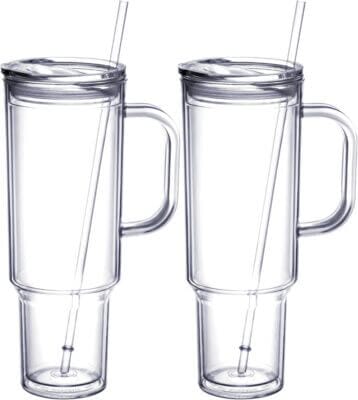 Praktische Trinkflaschen mit 40 oz Fassungsvermögen, Henkel und doppelwandiger Isolierung – ideal für unterwegs.