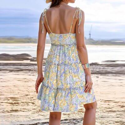 Leichtes, ärmelloses Minikleid mit A-Linie – ideal für Freizeit, Strand und Partys.
