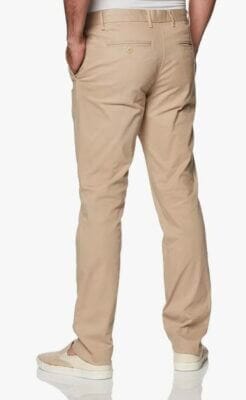 Tommy Hilfiger Herren Chino Hose Bleecker Essential Twill im Slim Fit von hinten gesehen