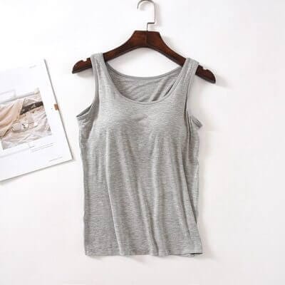 Basic Top mit integriertem BH und herausnehmbaren Pads.