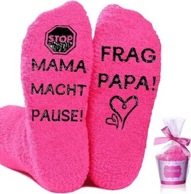 Lustige Socken mit Spruch – ideal als Muttertagsgeschenk.
