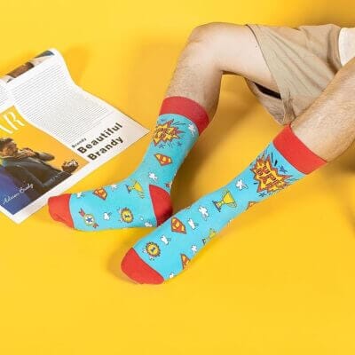 Herrensocken mit witzigem Spruch – das perfekte Geschenk zum Vatertag.
