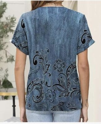 Leichte Tunikabluse mit Blumenmuster