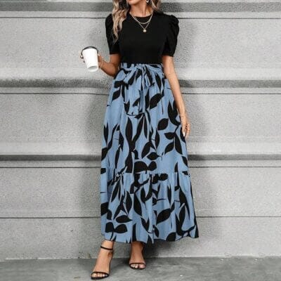 Dieses Kleid ist leicht und ideal für warme Tage.
