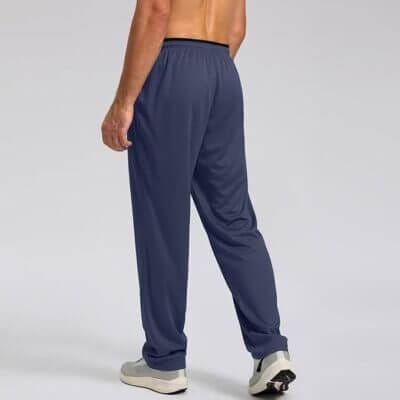 Die Baggy Jogginghose für Herren bietet dir maximale Bewegungsfreiheit im Alltag.
