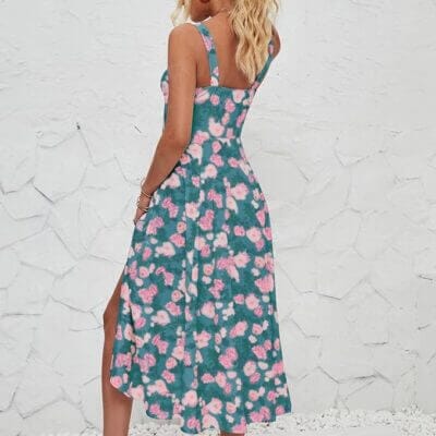Luftiges Sommerkleid mit modernem Muster und lockerem Schnitt.

