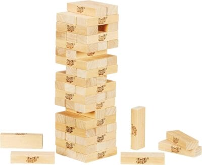 Der Hasbro Gaming Jenga Classic fordert Fingerspitzengefühl und sorgt für spannende Spielrunden.
