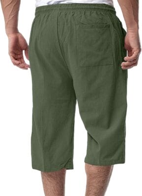 Herrenhose in 3/4 Länge mit bequemer Passform und sportlichem Look.