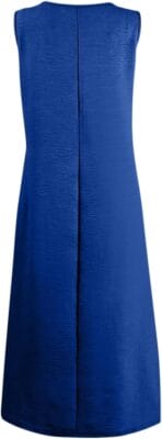 Das luftige Kleid aus Leinen bietet dir perfekte Bewegungsfreiheit und natürliche Frische.