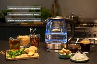 Leistungsstarker Wasserkocher mit 1,7 Liter Fassungsvermögen und Glasgehäuse.