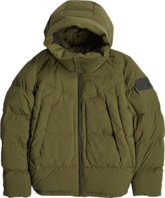 Wattierte G-STAR Herrenjacke mit Kapuze und funktionellen Details für kaltes Wetter.