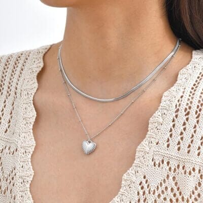 Feine Kette mit elegantem Herzanhänger für jeden Anlass.