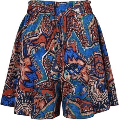 Leichte Shorts mit farbenfrohem Muster – ideal für warme Temperaturen.