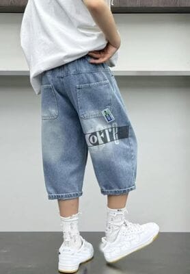 Robuste Jeansshorts mit Stretchbund – perfekt zum Spielen und Draußensein.