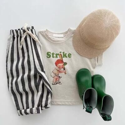 Lange Babyhose aus weichem Material mit elastischem Bund.
