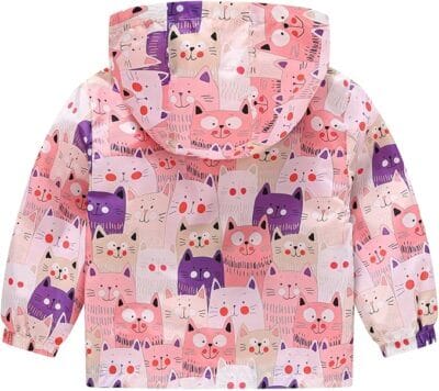 Wasserdichte Jacke für Kinder mit reflektierenden Details und angenehmem Tragegefühl.