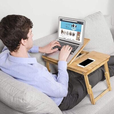 SONGMICS Laptoptisch: Klappbar, höhenverstellbar und mit praktischer Ablagefläche für Zubehör.