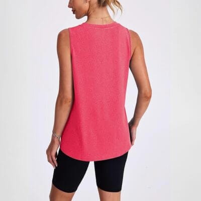 Atmungsaktives Shirt mit sportlicher Passform für Damen.
