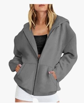 Sweatshirtjacke mit Kapuze, Reißverschluss und Bündchen – angenehm zu tragen.
