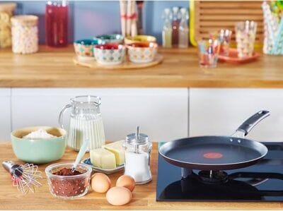 Antihaftbeschichtete Crêpe-Pfanne mit Thermo-Signal für optimale Ergebnisse.