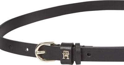 Schmaler Tommy Hilfiger Damen Gürtel mit Metallschnalle im typischen Design der Marke.
