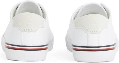 Sportlicher Tommy Hilfiger Sneaker mit atmungsaktivem Innenfutter und griffiger Sohle.
