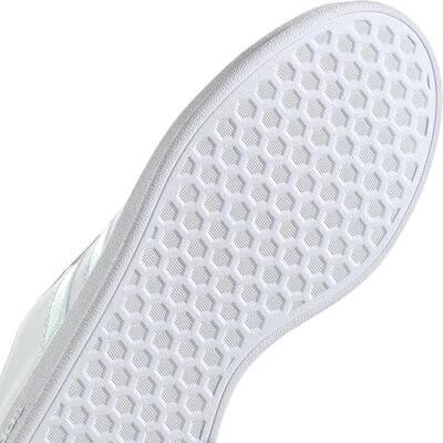 adidas Damen Schuhe mit rutschfester Sohle für dynamische Bewegungen.
