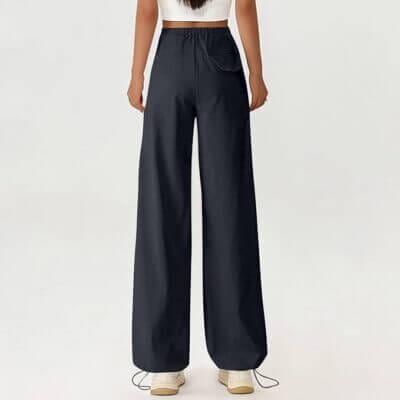 Bequeme Cargohose mit lockerer Passform und funktionalen Taschen.
