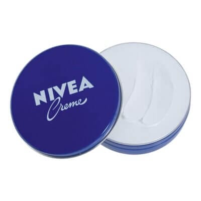 Diese Nivea Creme ist ein Pflegeklassiker in der praktischen 30ml Dose – ideal für unterwegs.
