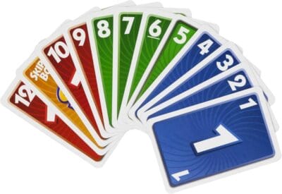 Mattel Games Skip-BO ist ein Kartenspiel, das Strategie und Spaß perfekt kombiniert.