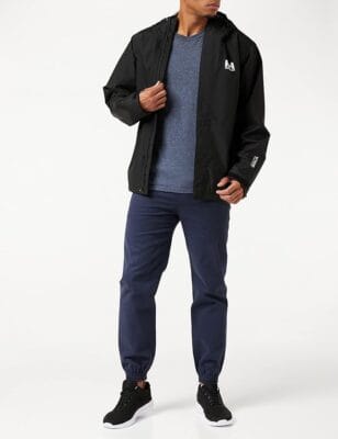 Wasserdichte Helly Hansen Herren Regenjacke mit atmungsaktivem Material.

