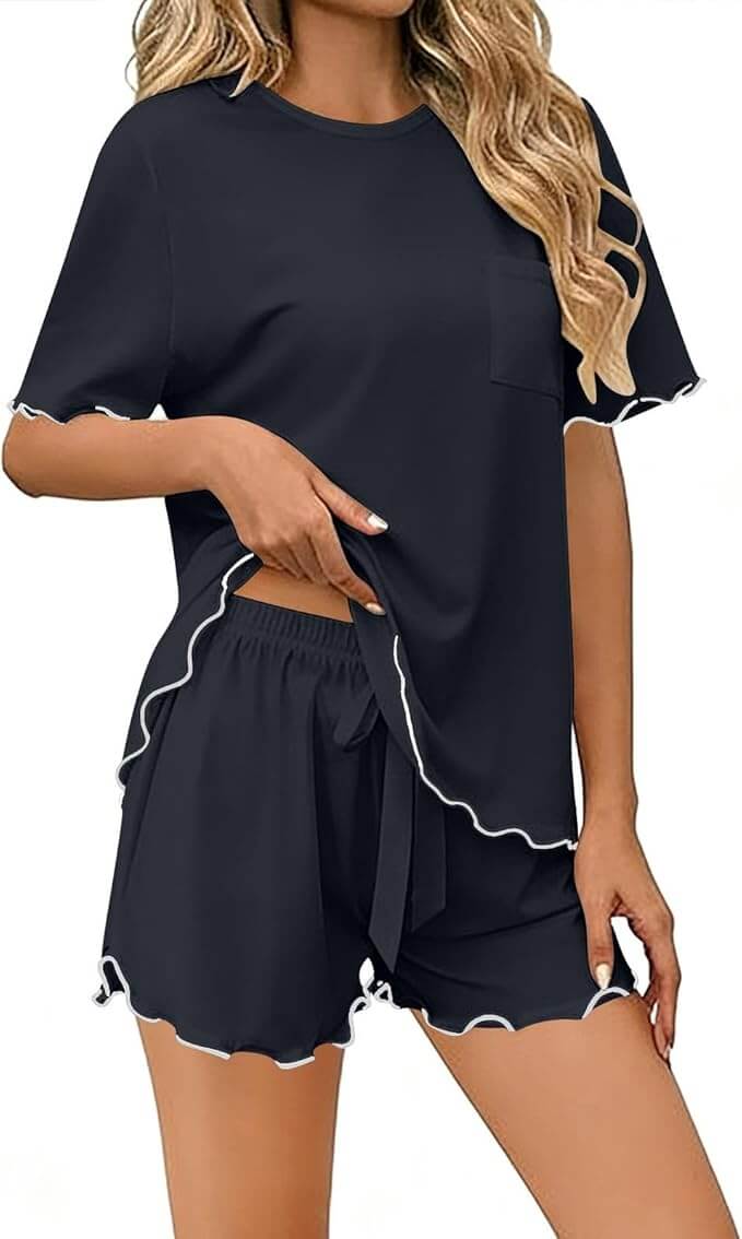 Pyjama Set im schicken schlichten Design – 70% Rabatt